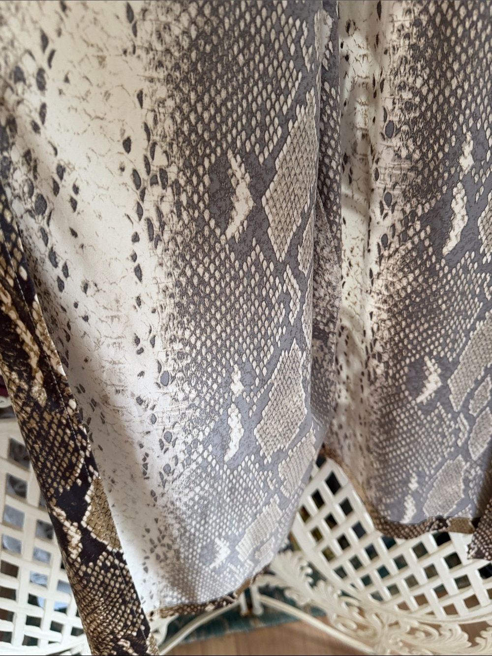 Forever 21 Taupe and Black Snake-Print Duster - Picture 5 of 6